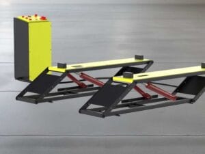 Hidrolik makaslı liftin manuel kaldırma pedal sistemi yakın çekimi