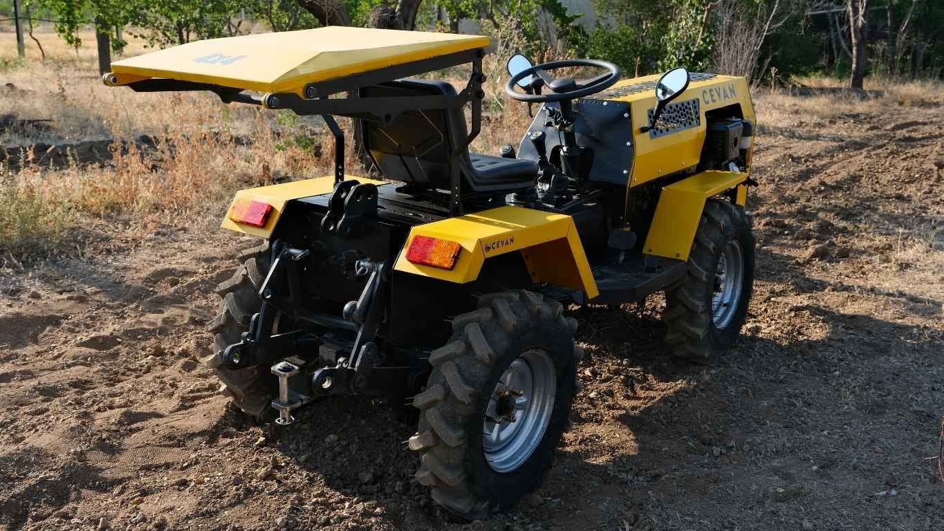 Yakpar CEVAN mini tractor