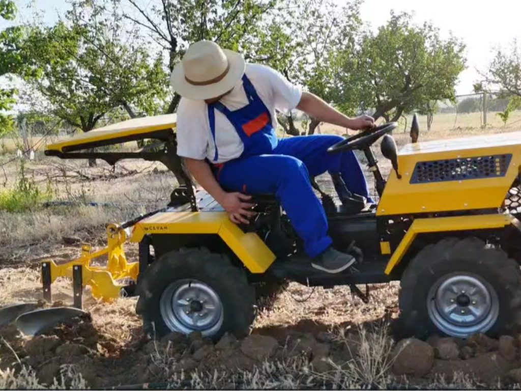 CEVAN 22 HP Benzinli Belden Kırmalı Mini Traktör